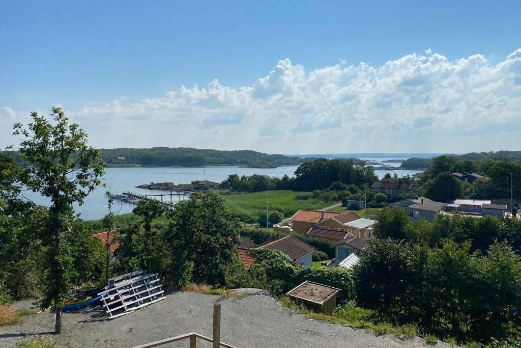 Mycket Trevlig Stuga Pa Braennoe Med Havsutsikt Branno Exterior foto